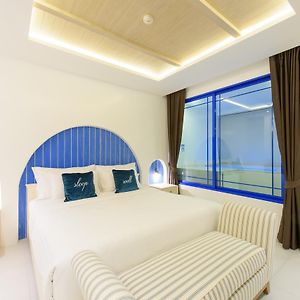 Deluxe Jacuzzi Room